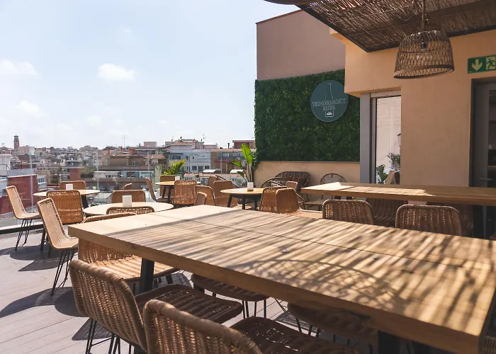 Arya Stadium Hotel